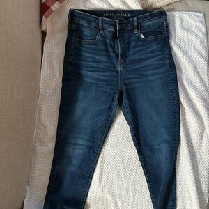 American Eagle Women’s dark denim skinny jeans